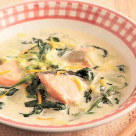 鮭と白菜とほうれん草のゆずクリーム煮