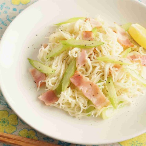 セロリとベーコンの塩レモンそうめんチャンプルー