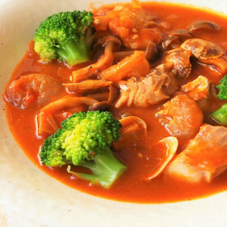 野菜たっぷりブイヤベース風スープ