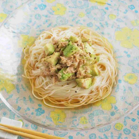 アボカドとツナのそうめん