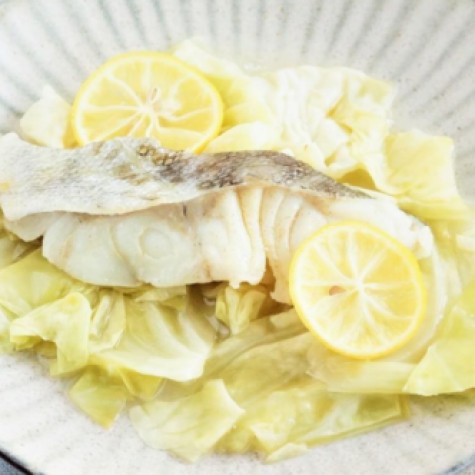 鱈とキャベツとレモンのレンジ蒸し